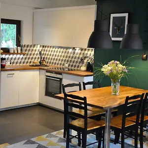  Apartament Wokół Stołu
